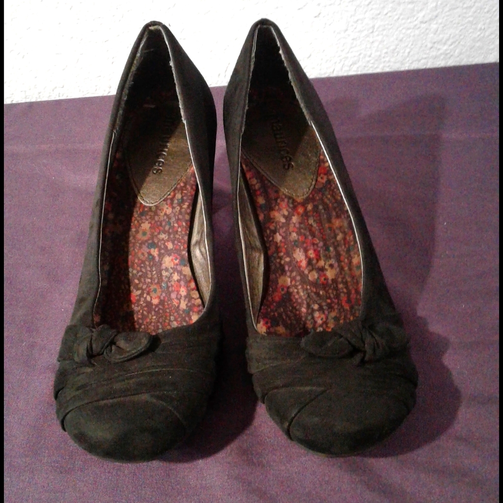 Maurices Faux Suede 1" Pumps Size 8